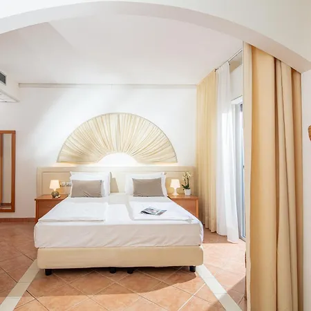 Rex Otel 4*