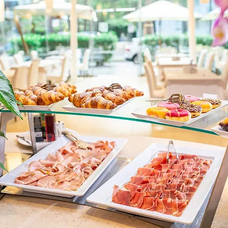 雷克斯酒店 酒店 利尼亚诺萨比亚多罗