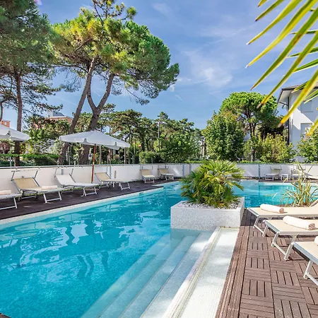 雷克斯酒店 酒店 利尼亚诺萨比亚多罗